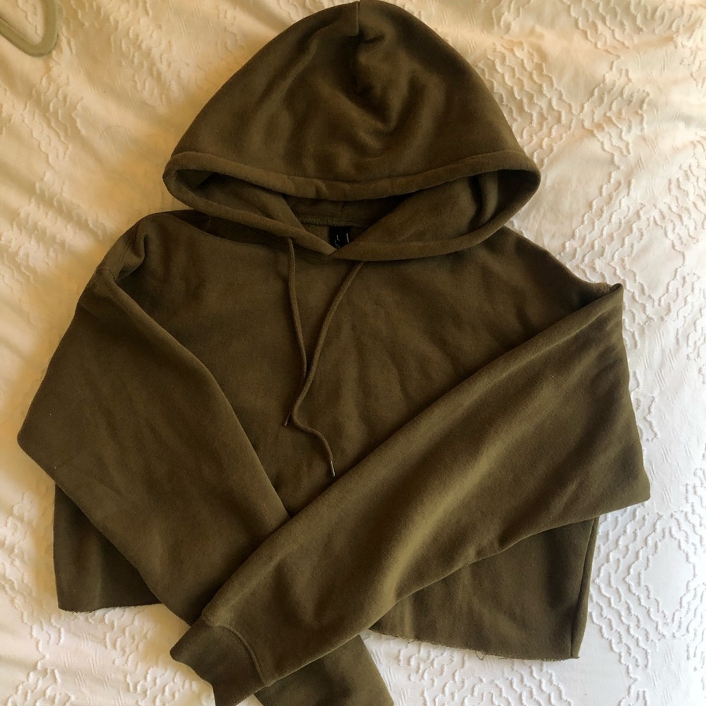 Urban Outfitters Cropped Sweatshirt - S